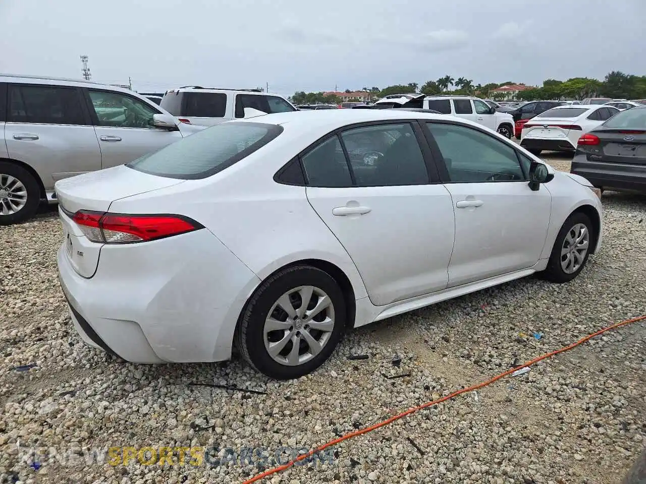 3 Photograph of a damaged car 5YFEPMAEXNP370484 TOYOTA COROLLA 2022