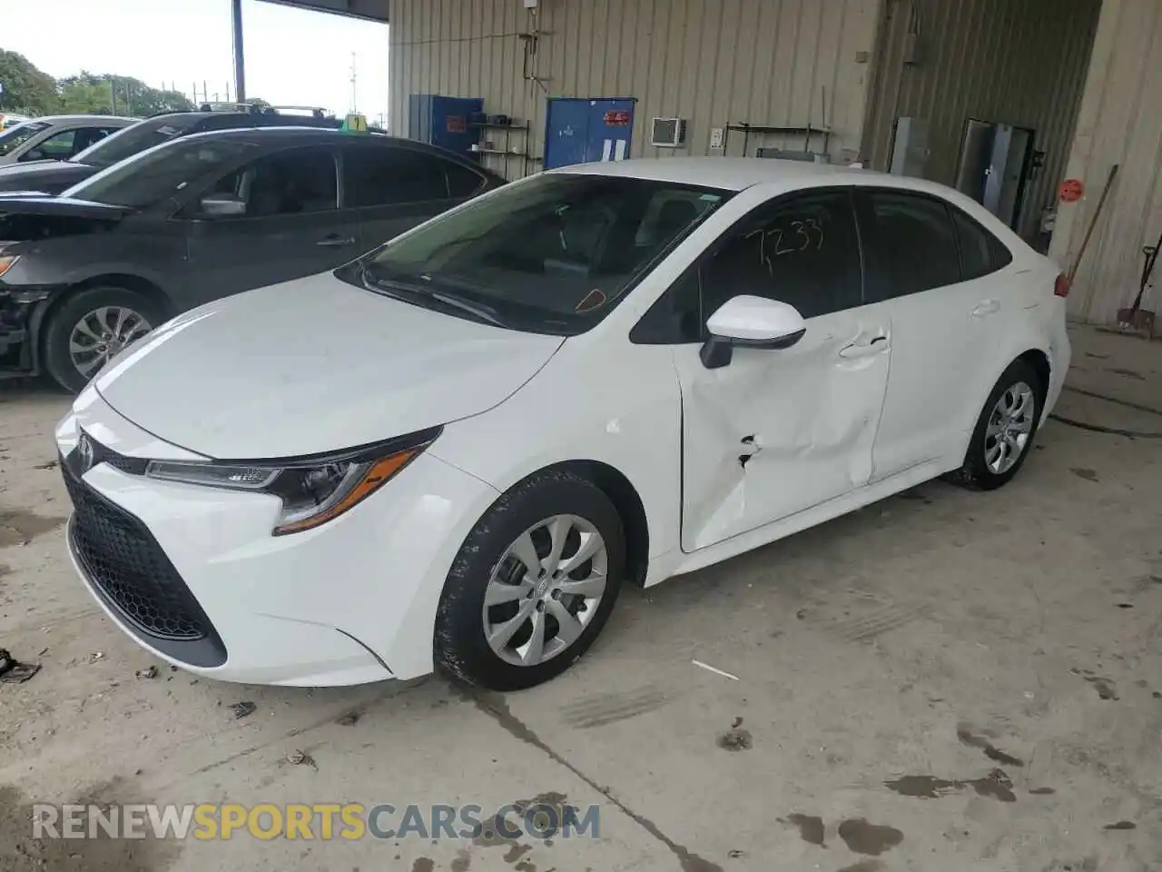 1 Photograph of a damaged car 5YFEPMAEXNP372266 TOYOTA COROLLA 2022