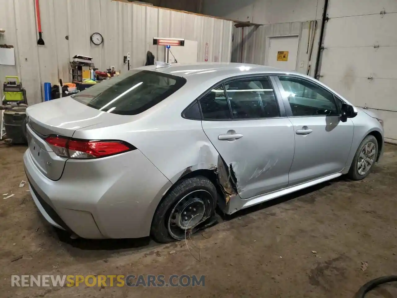 3 Photograph of a damaged car 5YFEPMAEXNP373708 TOYOTA COROLLA 2022