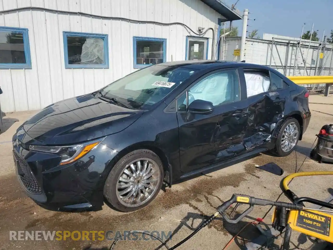 1 Photograph of a damaged car 5YFHPMAE5NP321674 TOYOTA COROLLA 2022