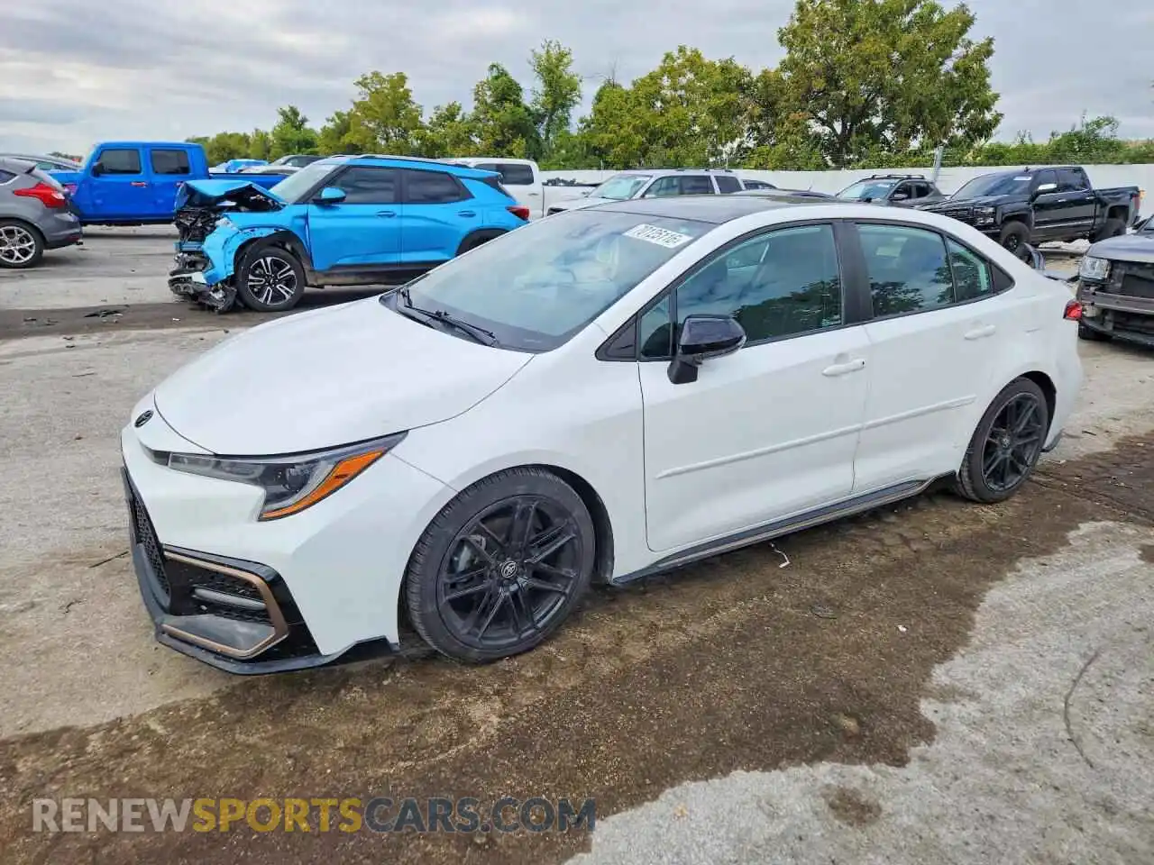 1 Photograph of a damaged car 5YFS4MCE1NP136260 TOYOTA COROLLA 2022