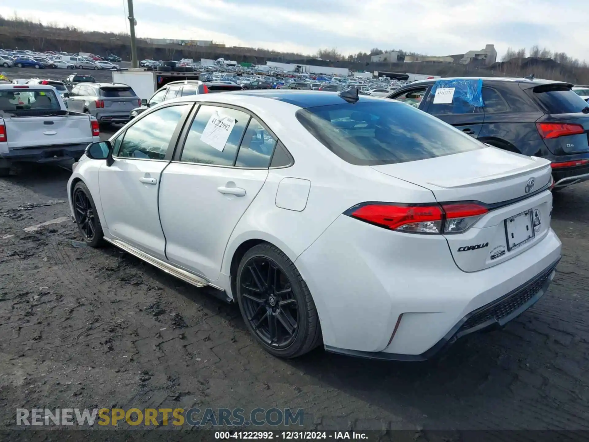 3 Photograph of a damaged car 5YFS4MCE3NP123204 TOYOTA COROLLA 2022