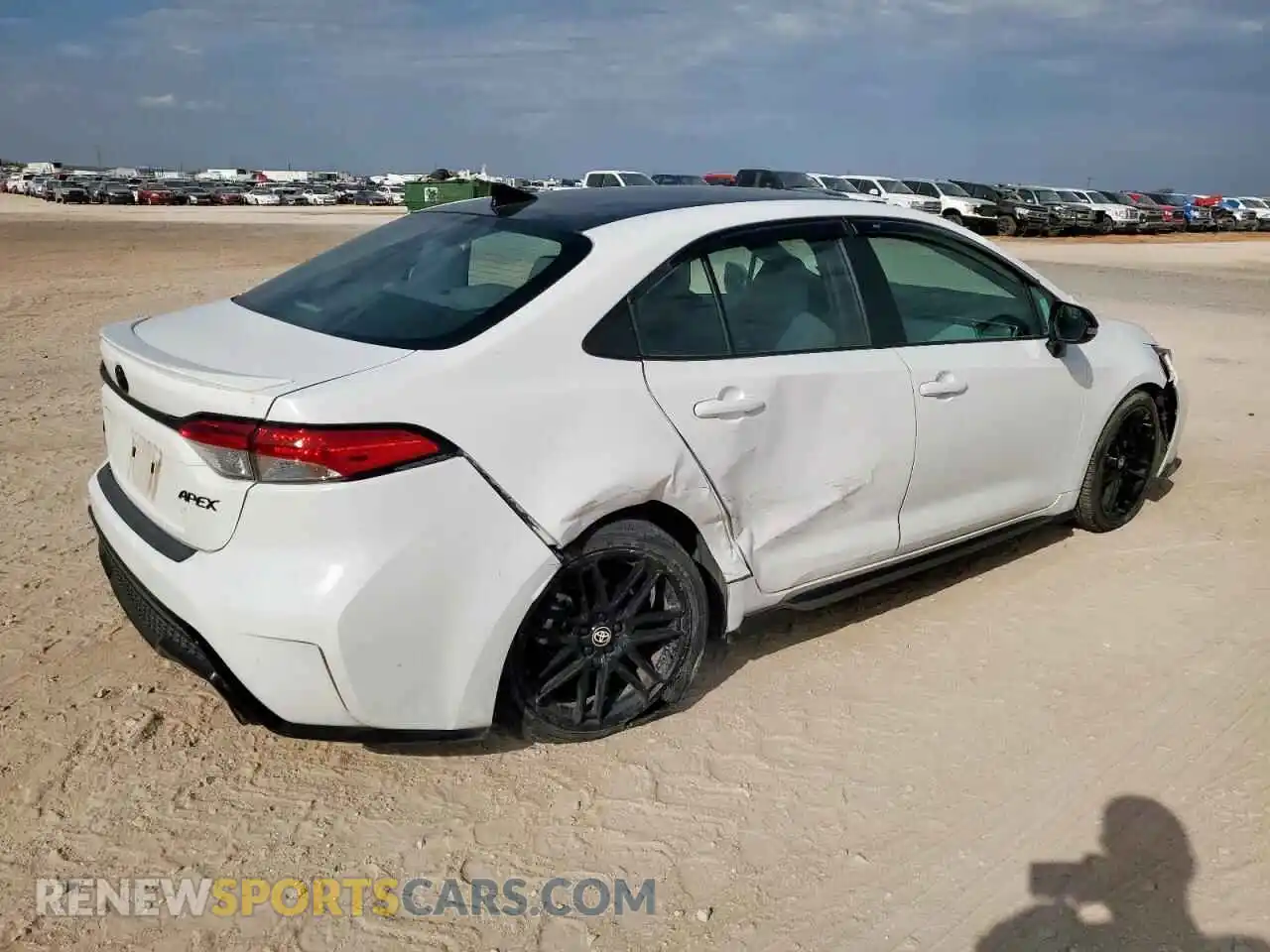 3 Photograph of a damaged car 5YFS4MCE3NP133313 TOYOTA COROLLA 2022
