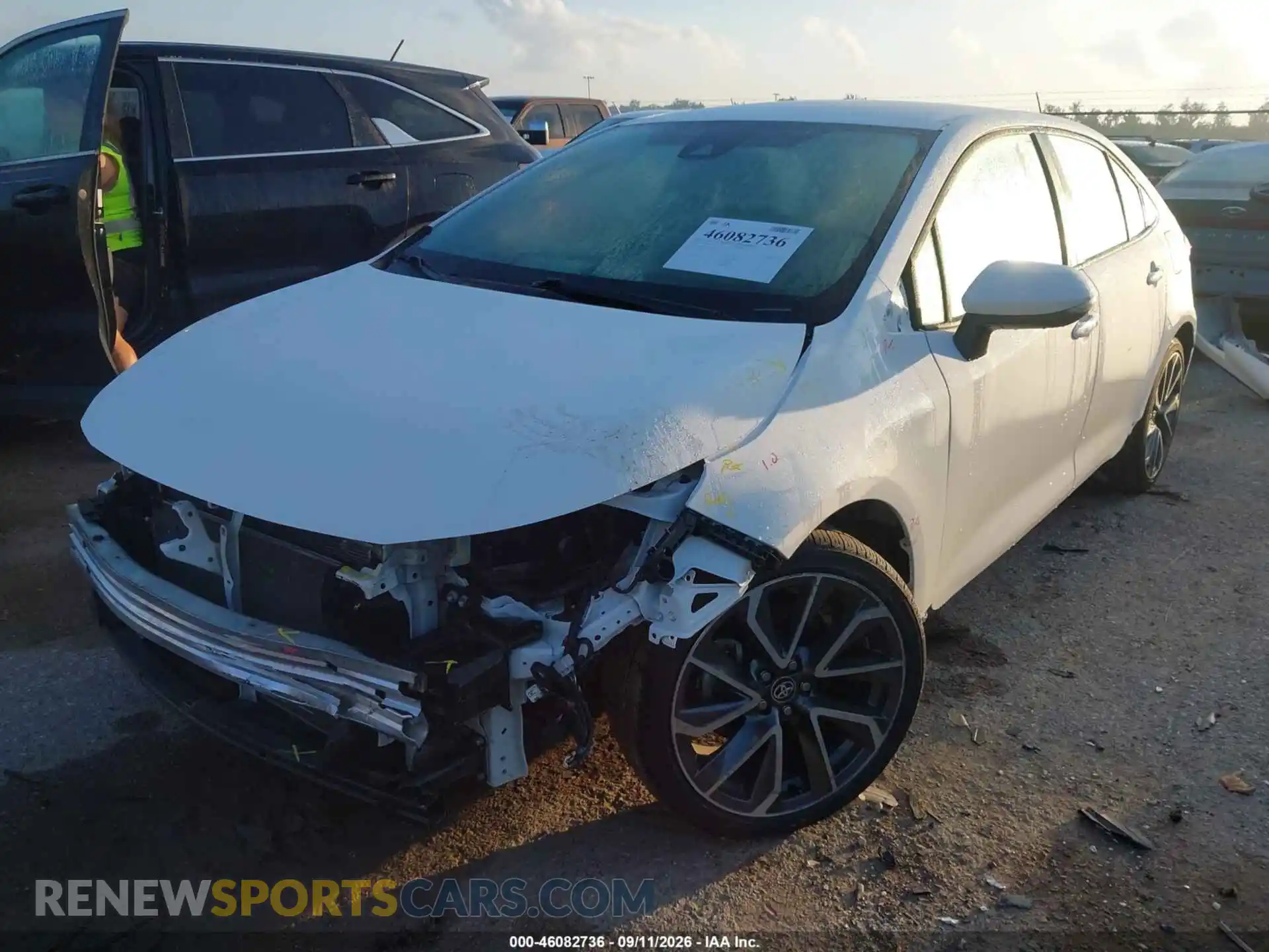 2 fotografías del automóvil dañado 5YFS4MCE6NP102640 TOYOTA COROLLA 2022