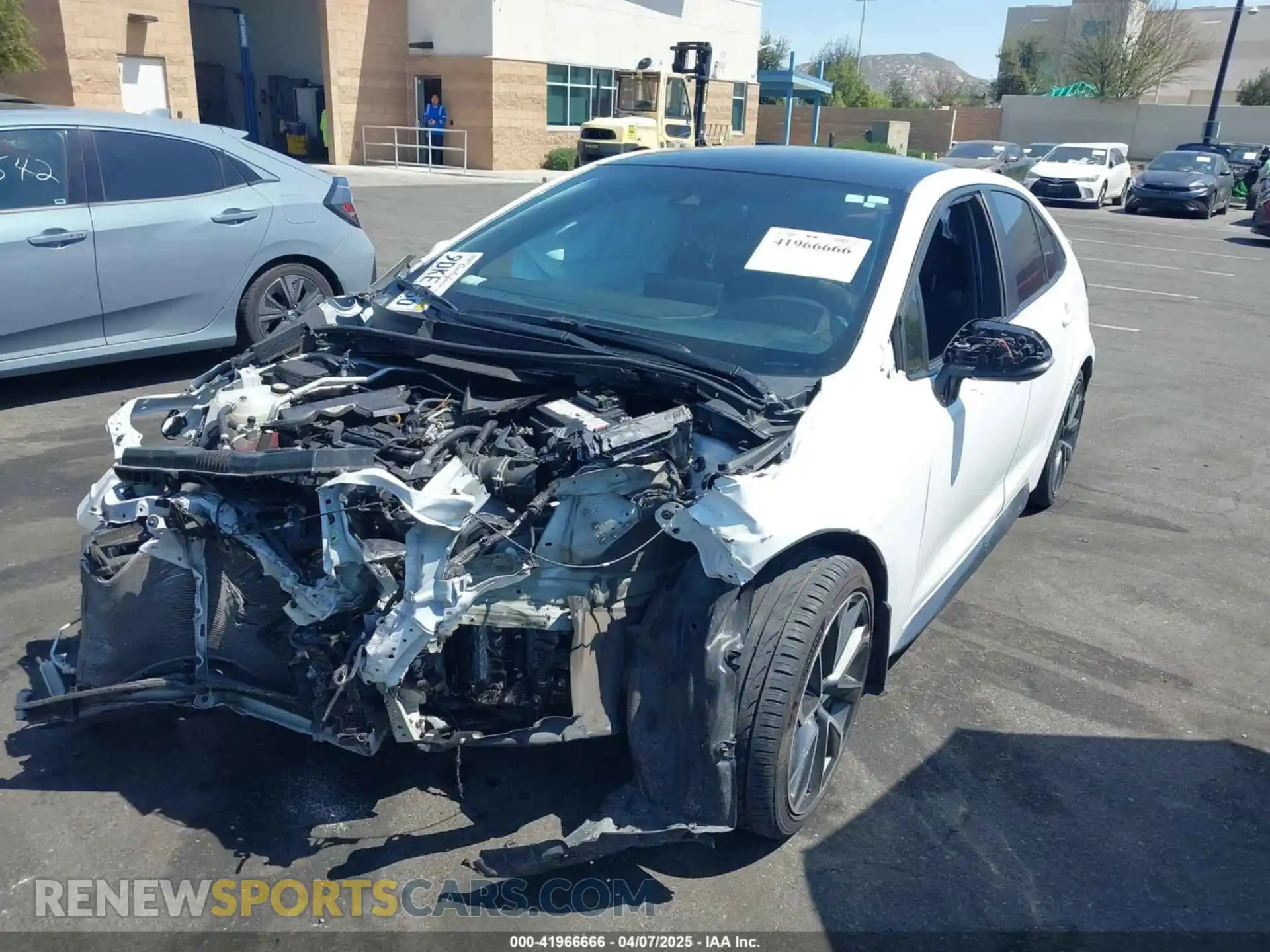 2 Photograph of a damaged car 5YFS4MCE9NP133655 TOYOTA COROLLA 2022