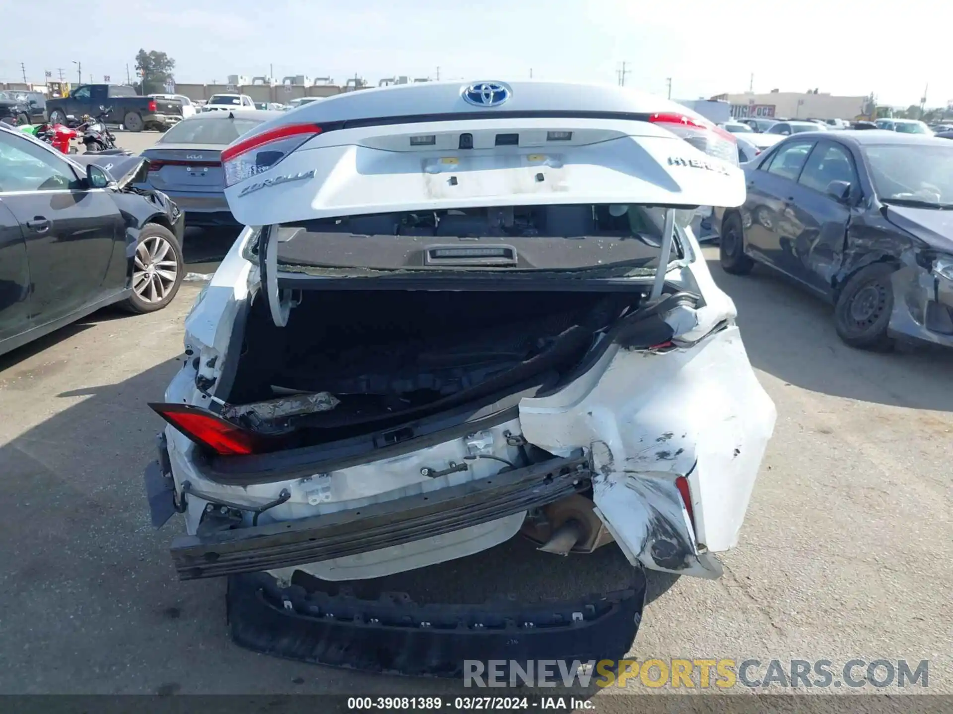 16 Photograph of a damaged car JTDEAMDE8NJ053188 TOYOTA COROLLA 2022