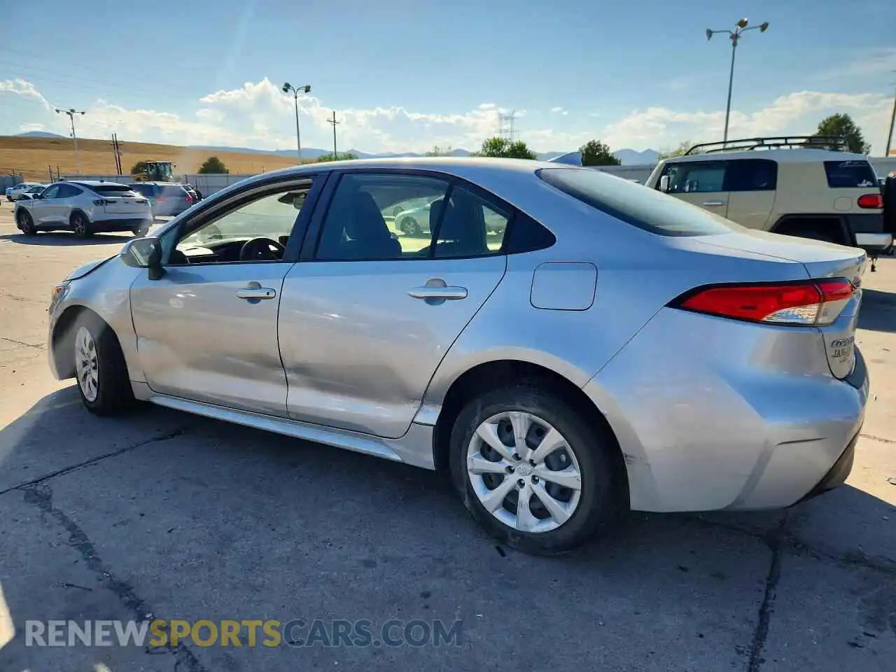 2 fotografías del automóvil dañado JTDB4MEE7P3001390 TOYOTA COROLLA 2023