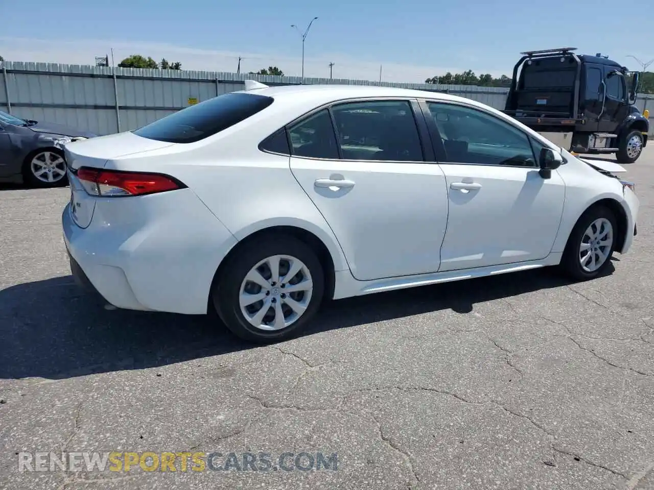 3 Фотография поврежденного автомобиля JTDB4MEE9PJ005551 TOYOTA COROLLA 2023