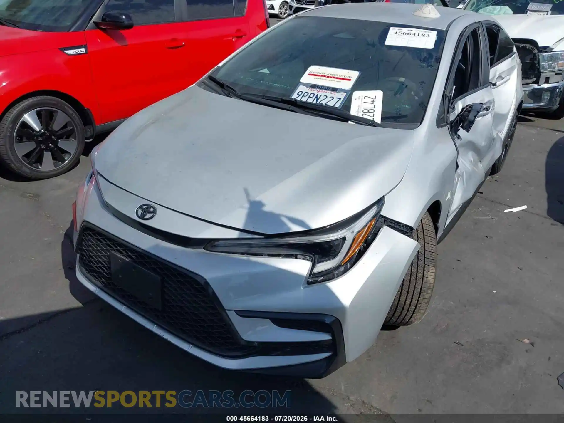 2 fotografías del automóvil dañado 5YFS4MCE0RP213450 TOYOTA COROLLA 2024