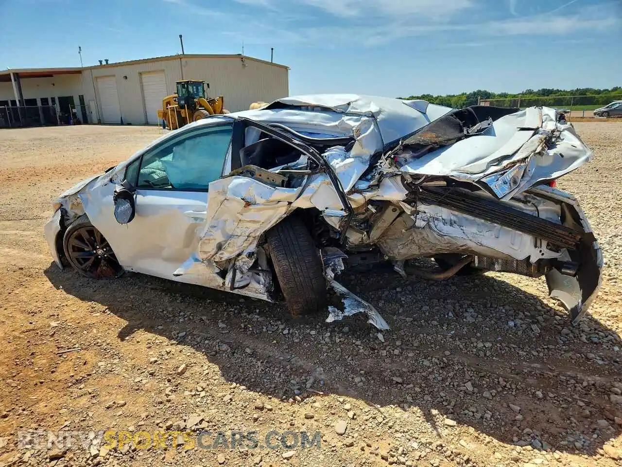 2 fotografías del automóvil dañado 5YFS4MCE1RP182161 TOYOTA COROLLA 2024