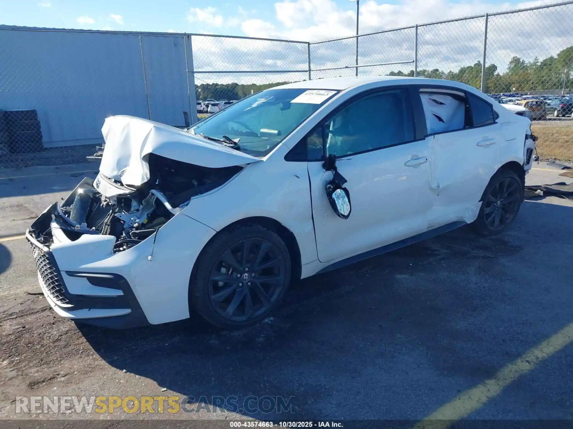 2 fotografías del automóvil dañado 5YFS4MCE1RP182273 TOYOTA COROLLA 2024