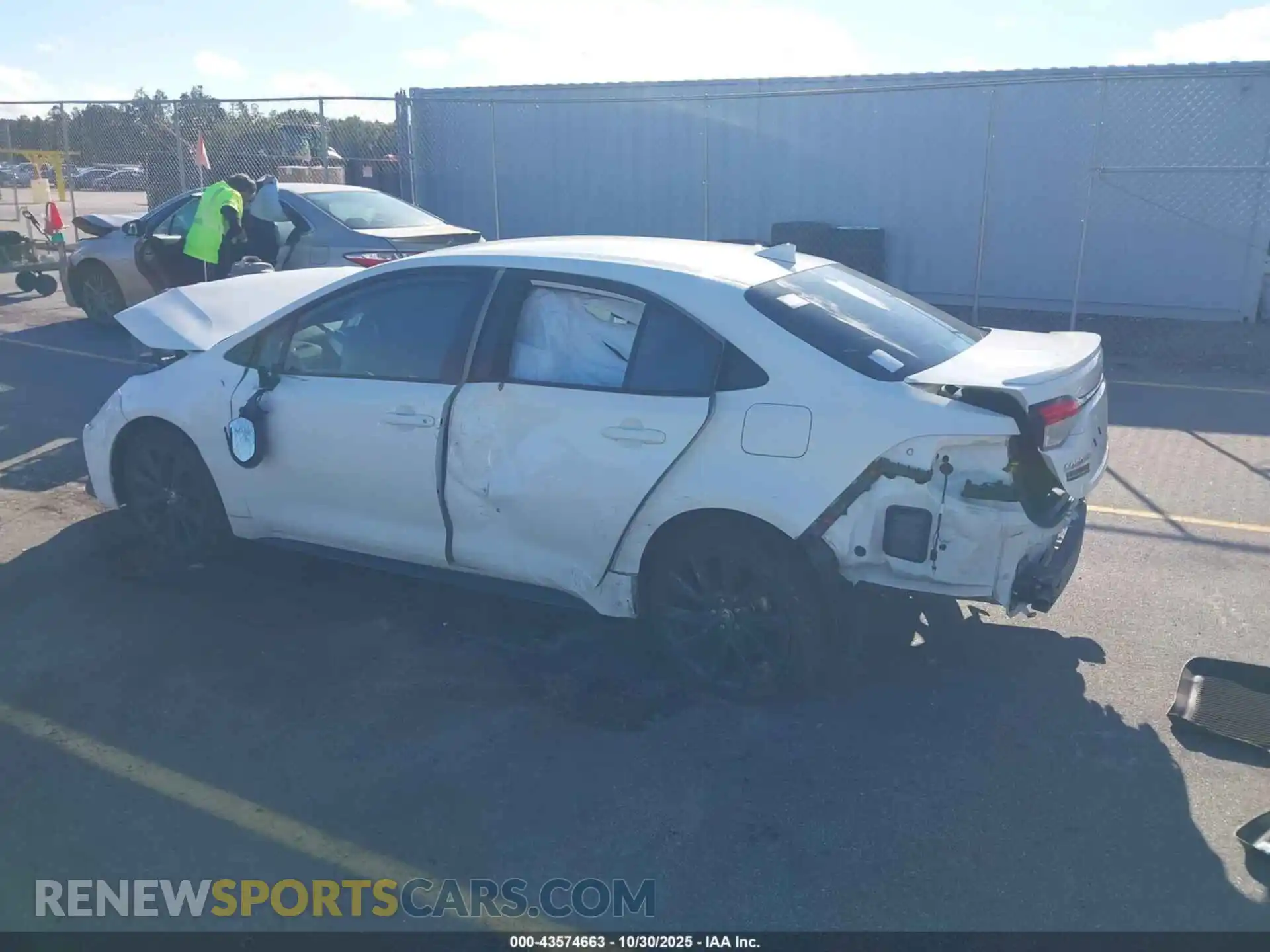 3 fotografías del automóvil dañado 5YFS4MCE1RP182273 TOYOTA COROLLA 2024