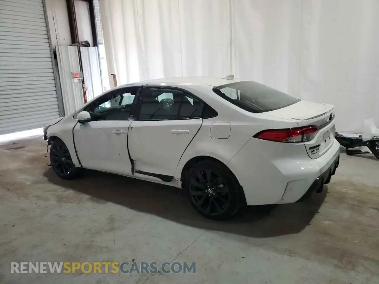 2 fotografías del automóvil dañado 5YFS4MCE5RP199917 TOYOTA COROLLA 2024