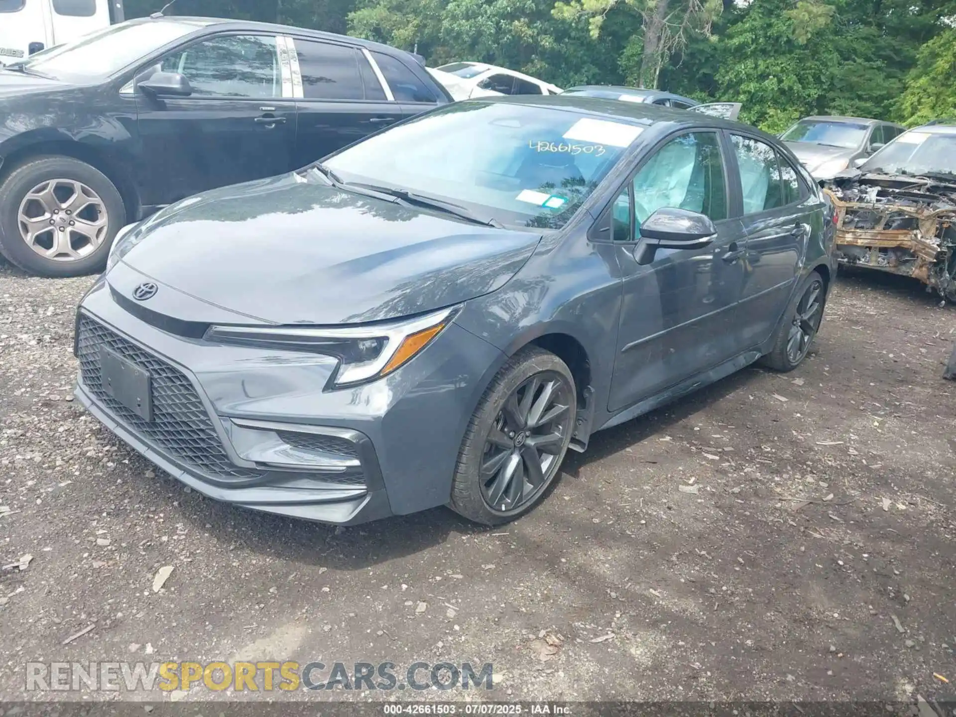 2 fotografías del automóvil dañado 5YFS4MCE5RP204839 TOYOTA COROLLA 2024