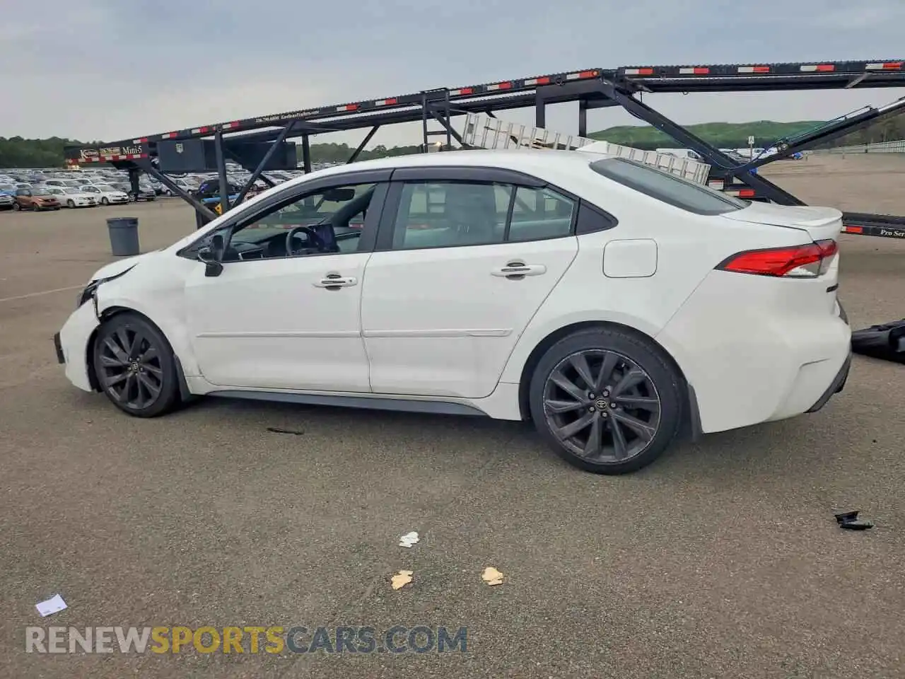 2 fotografías del automóvil dañado 5YFS4MCE6RP180440 TOYOTA COROLLA 2024