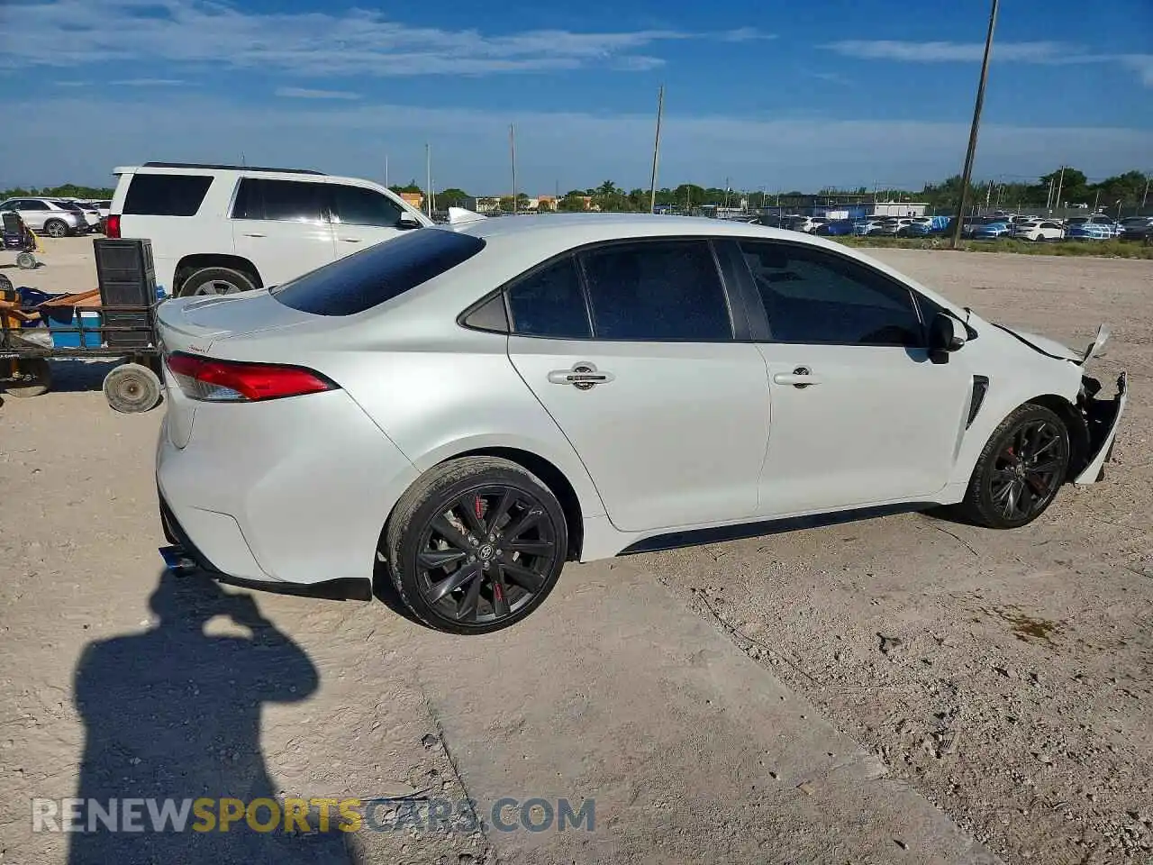 3 Photograph of a damaged car 5YFS4MCE8RP175370 TOYOTA COROLLA 2024
