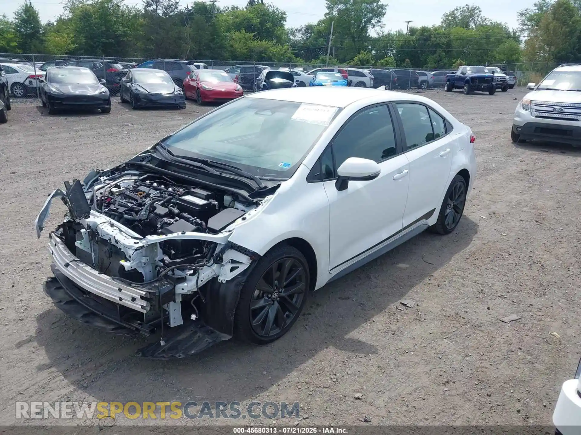 2 fotografías del automóvil dañado 5YFS4MCE9RP204682 TOYOTA COROLLA 2024
