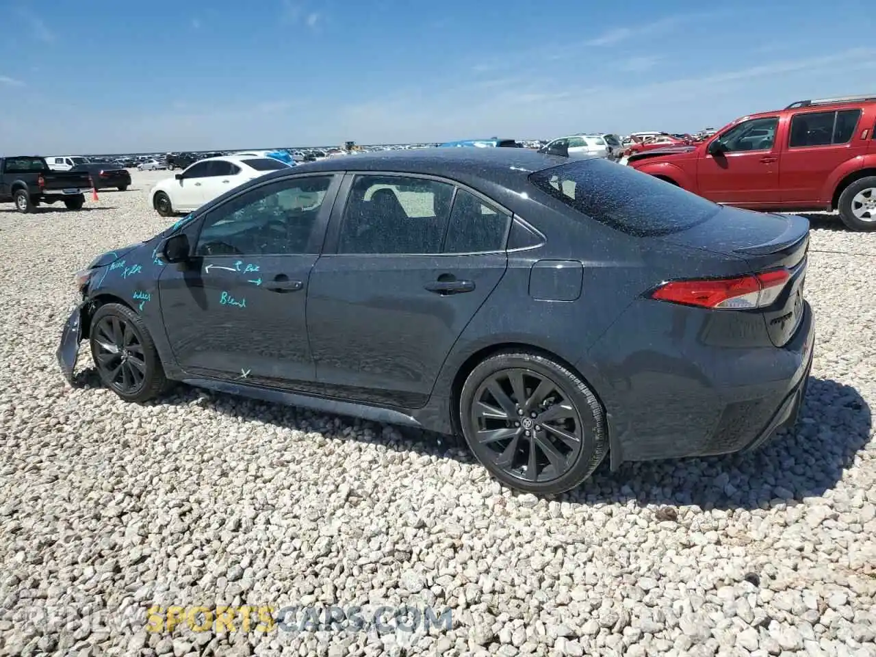 2 fotografías del automóvil dañado 5YFS4MCE9RP211423 TOYOTA COROLLA 2024