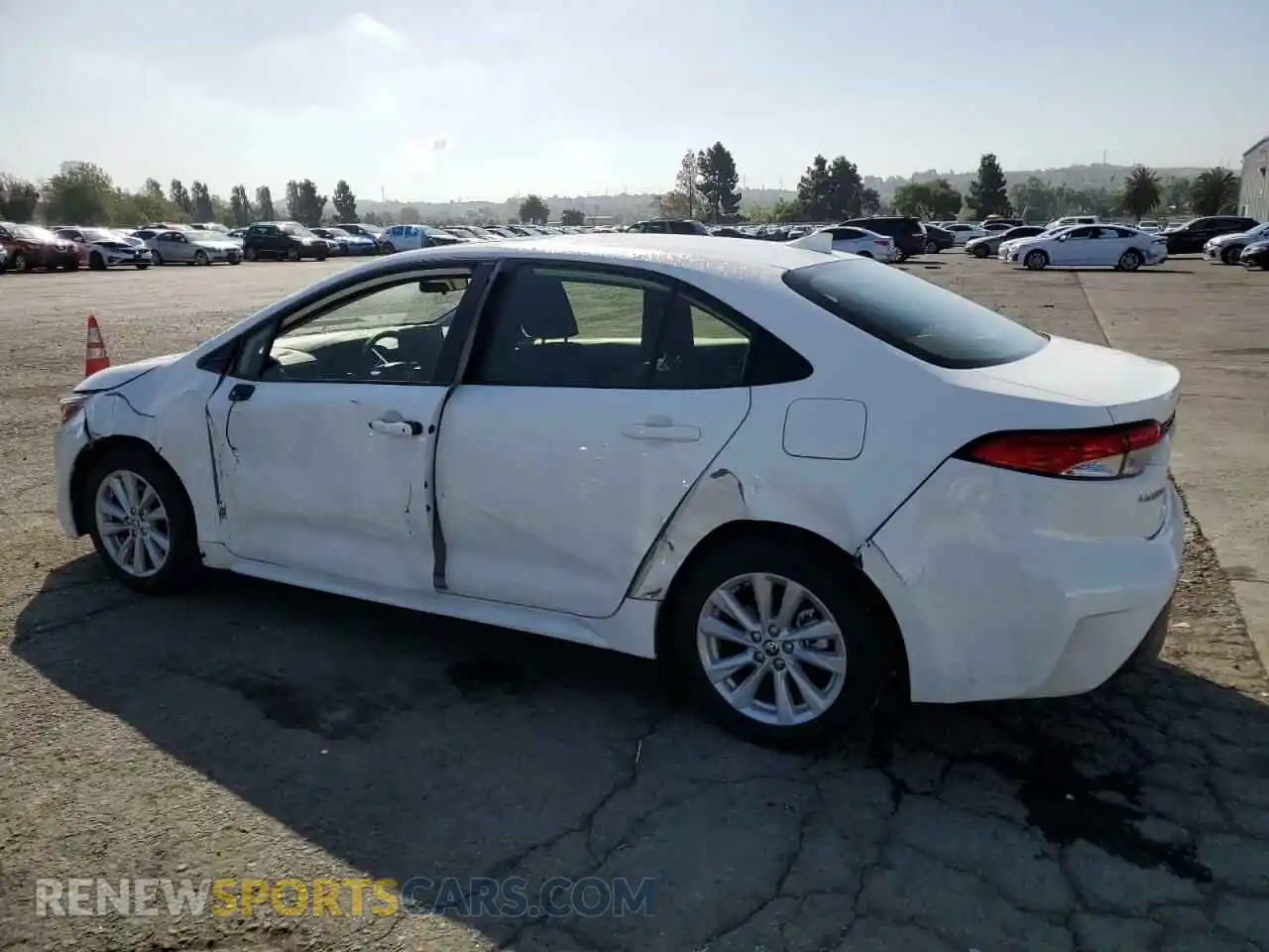 2 fotografías del automóvil dañado JTDB4MEE6RJ016686 TOYOTA COROLLA 2024