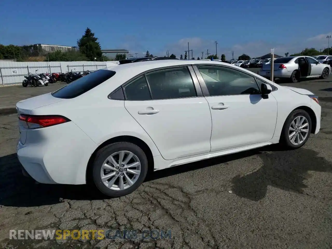 3 fotografías del automóvil dañado JTDB4MEE6RJ016686 TOYOTA COROLLA 2024