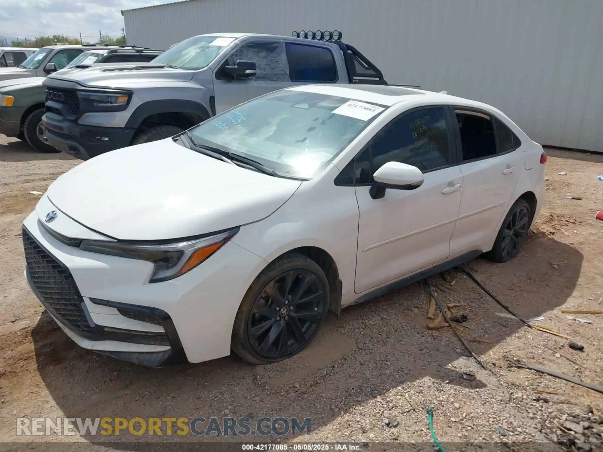 2 fotografías del automóvil dañado JTDBCMFE1R3046409 TOYOTA COROLLA 2024