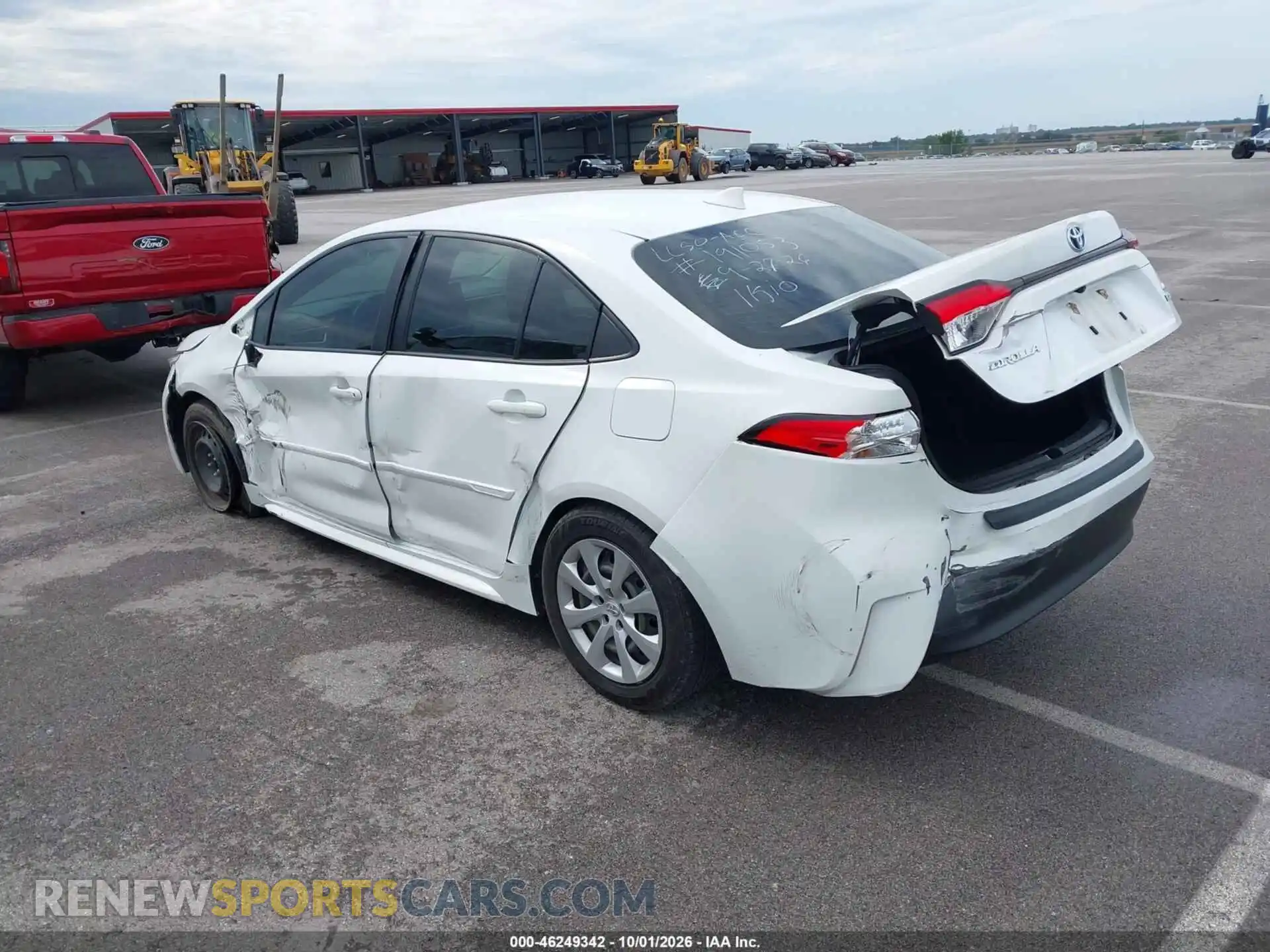 3 Фотография поврежденного автомобиля JTDBCMFE4RJ024447 TOYOTA COROLLA 2024