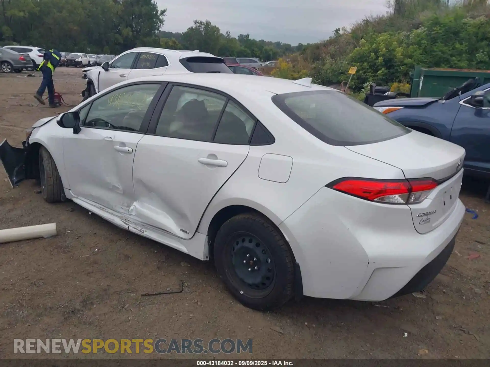 3 Photograph of a damaged car JTDBDMHE2RJ006037 TOYOTA COROLLA 2024