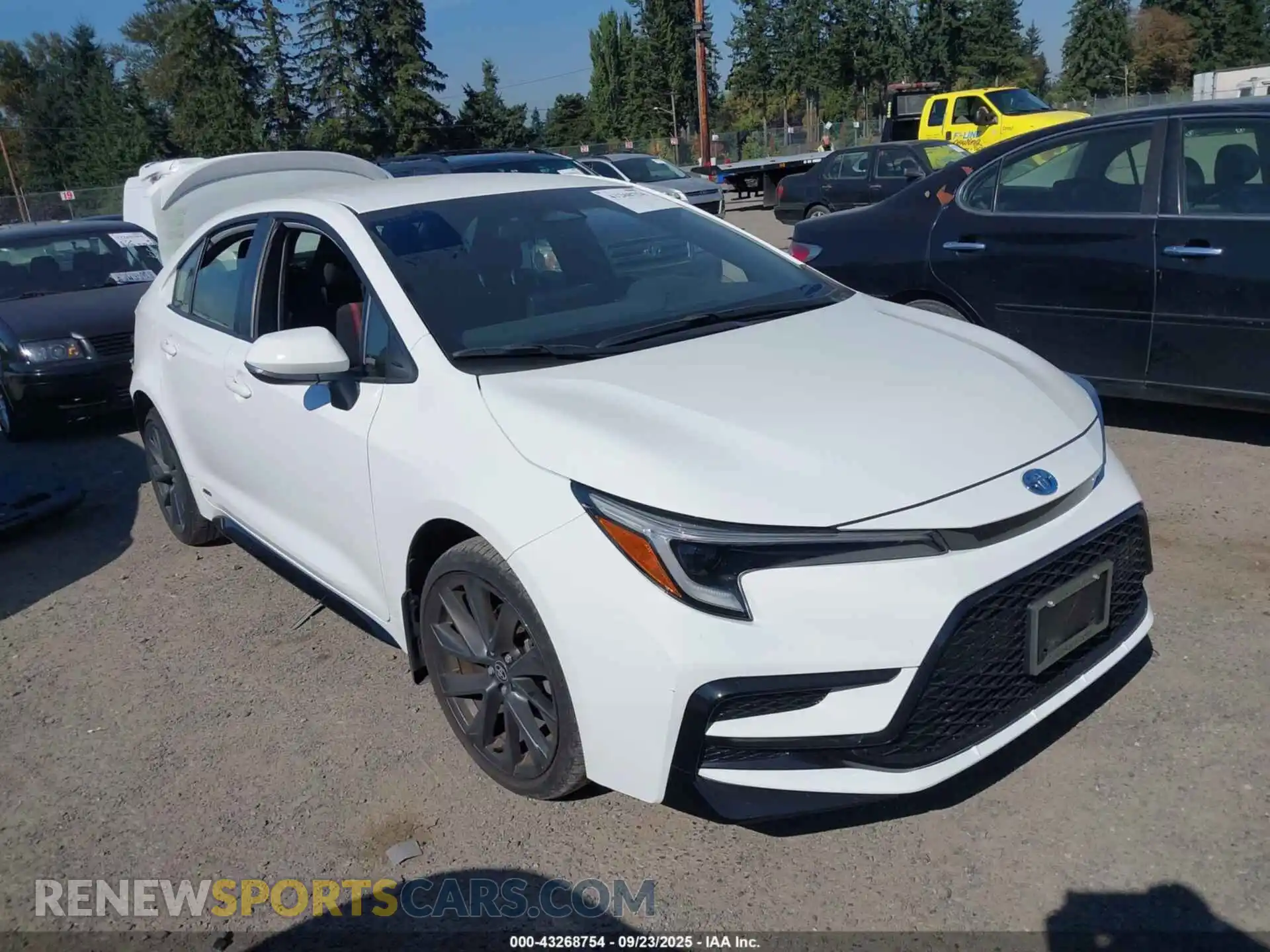 1 Photograph of a damaged car JTDBDMHE4R3008635 TOYOTA COROLLA 2024