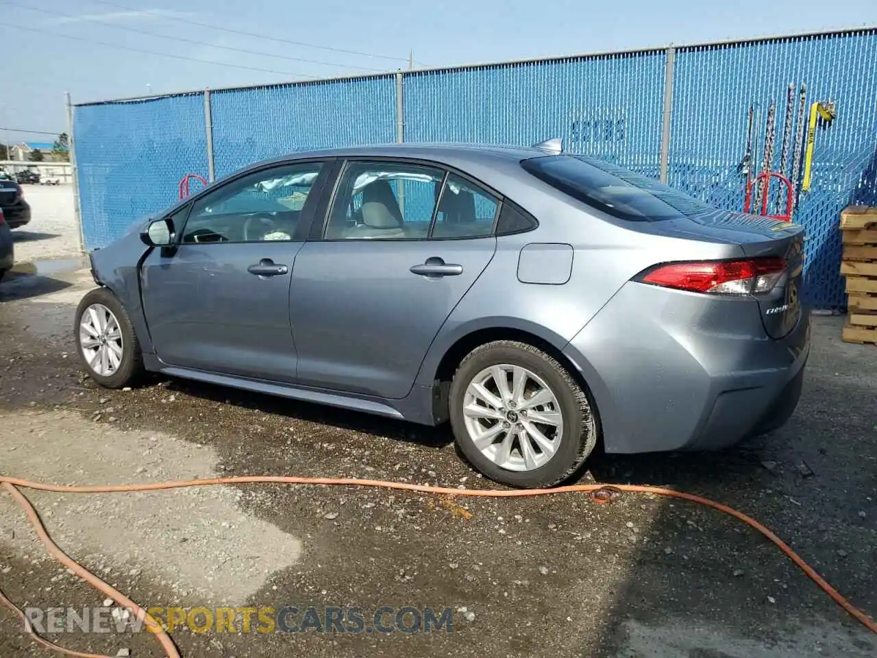 2 fotografías del automóvil dañado 5YFB4MDE2SP235969 TOYOTA COROLLA 2025