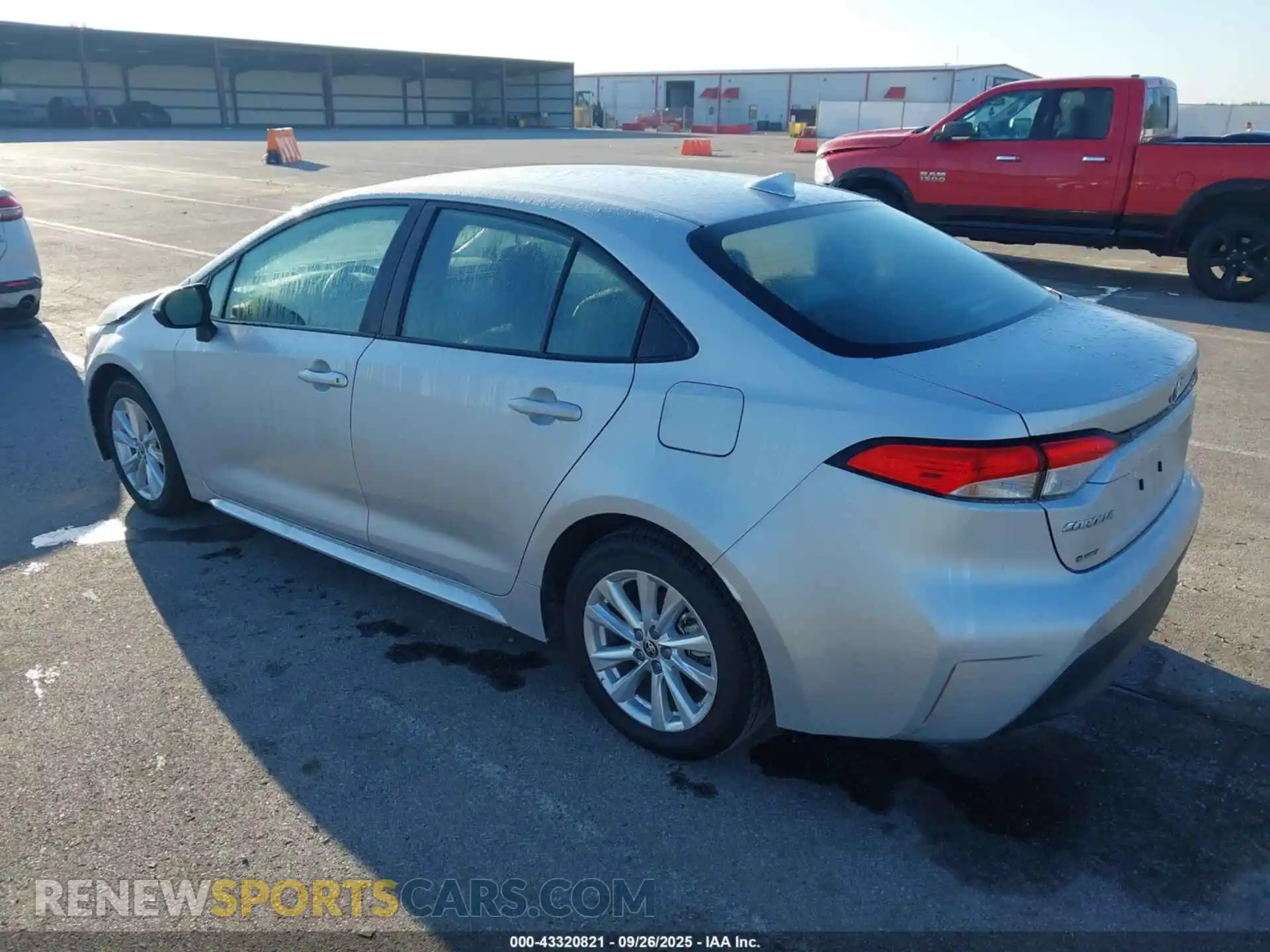 3 fotografías del automóvil dañado 5YFB4MDE3SP243109 TOYOTA COROLLA 2025