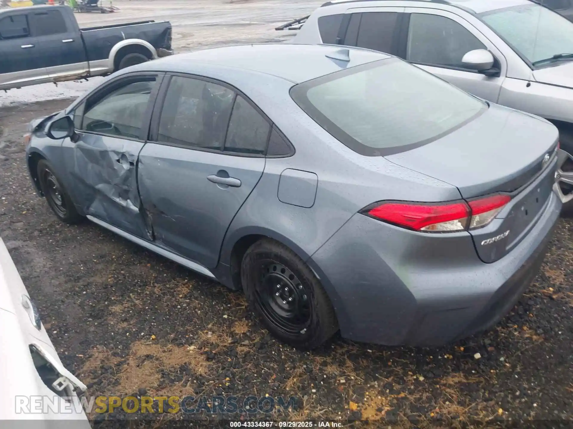 3 Photograph of a damaged car 5YFB4MDE3SP286090 TOYOTA COROLLA 2025