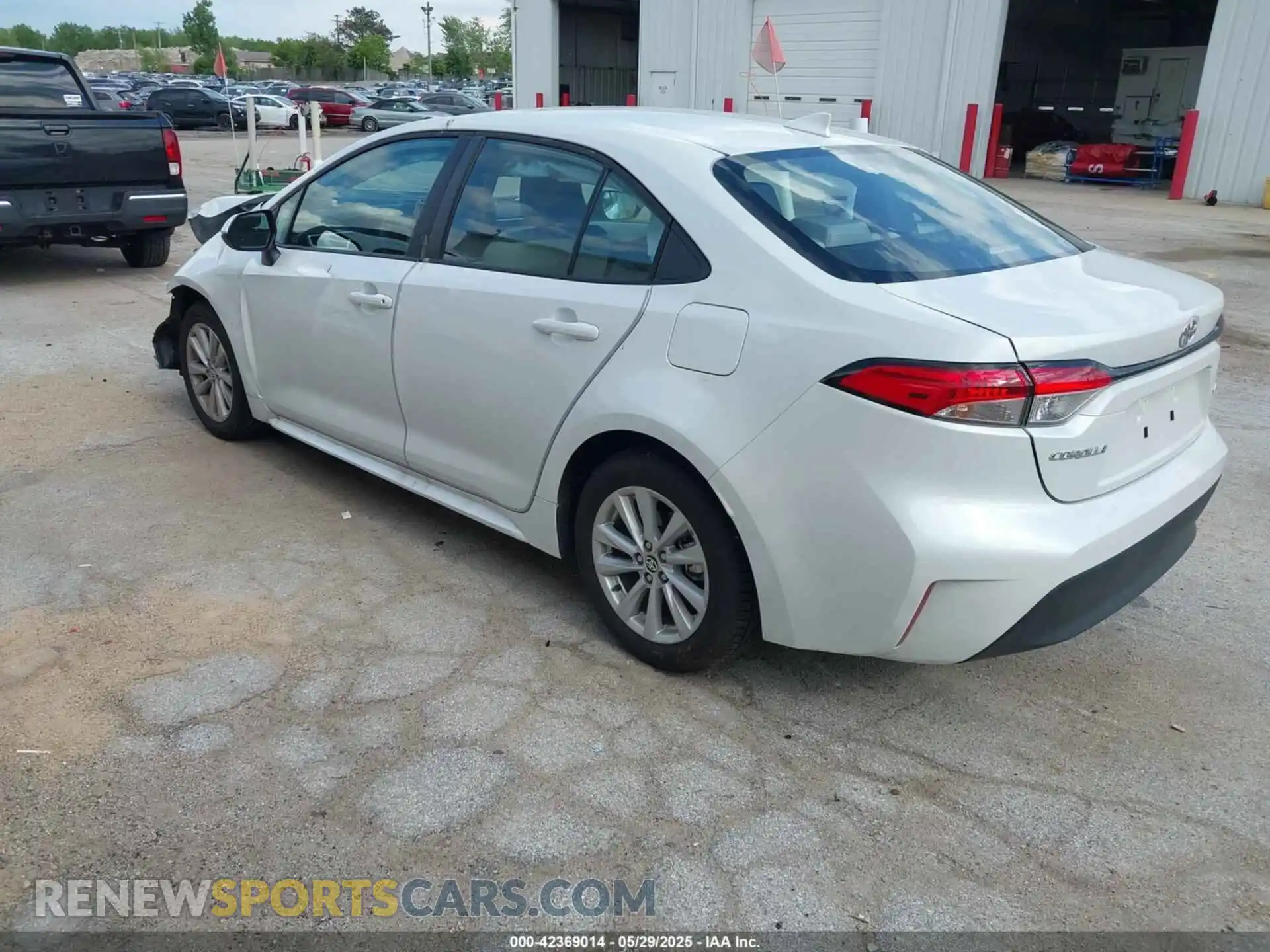 3 fotografías del automóvil dañado 5YFB4MDE5SP273521 TOYOTA COROLLA 2025