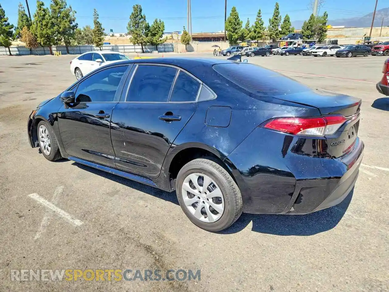 2 fotografías del automóvil dañado 5YFB4MDEXSP260778 TOYOTA COROLLA 2025