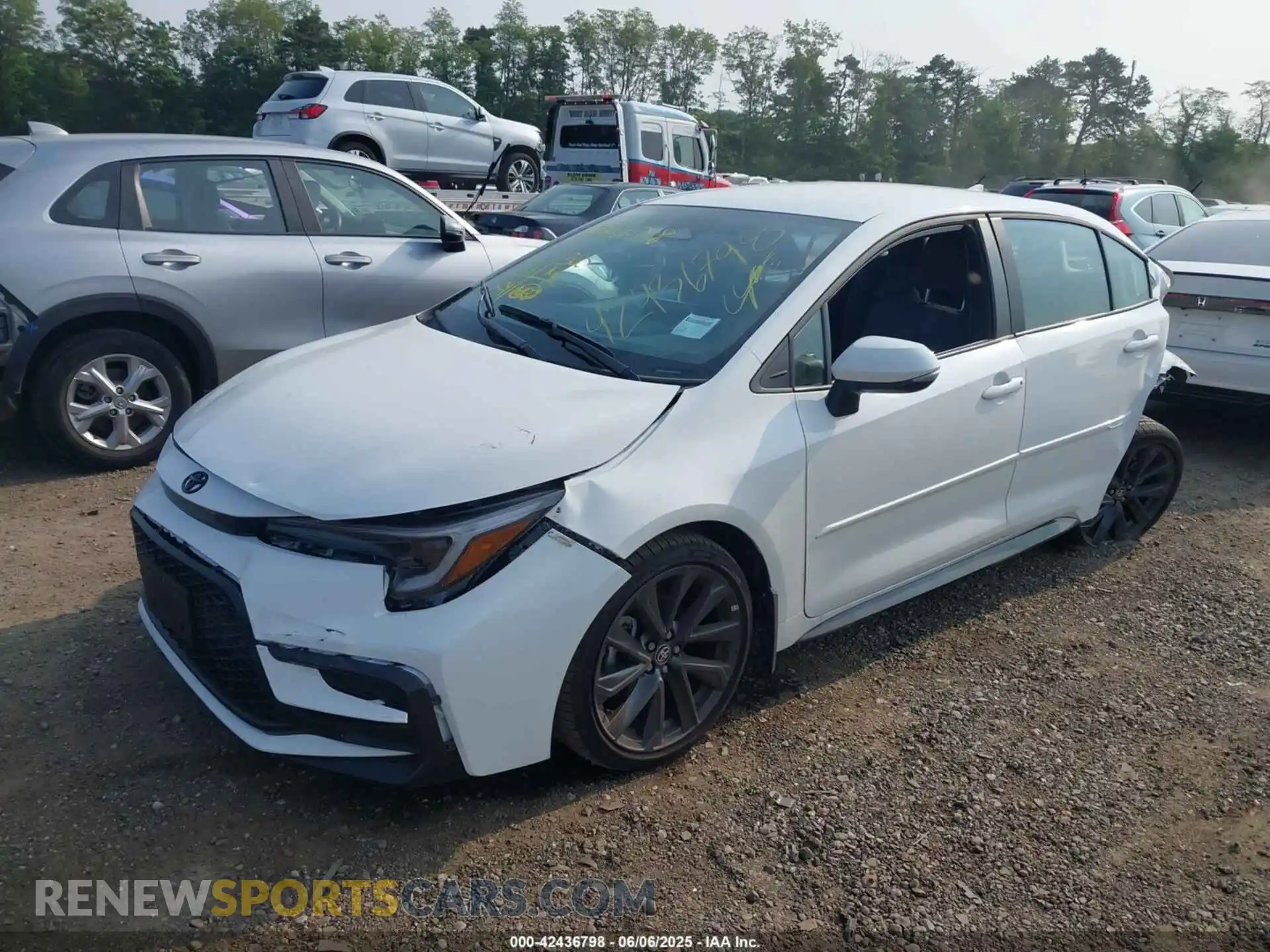 2 Photograph of a damaged car 5YFS4MCE0SP231386 TOYOTA COROLLA 2025