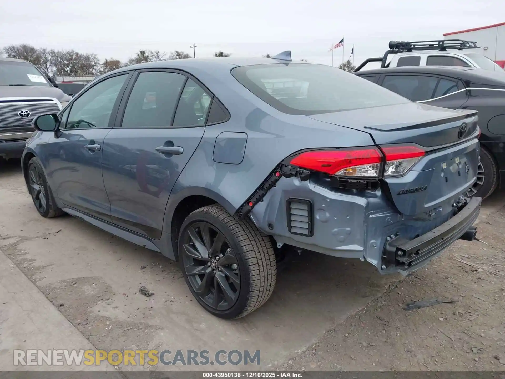 3 fotografías del automóvil dañado 5YFS4MCE5SP242402 TOYOTA COROLLA 2025