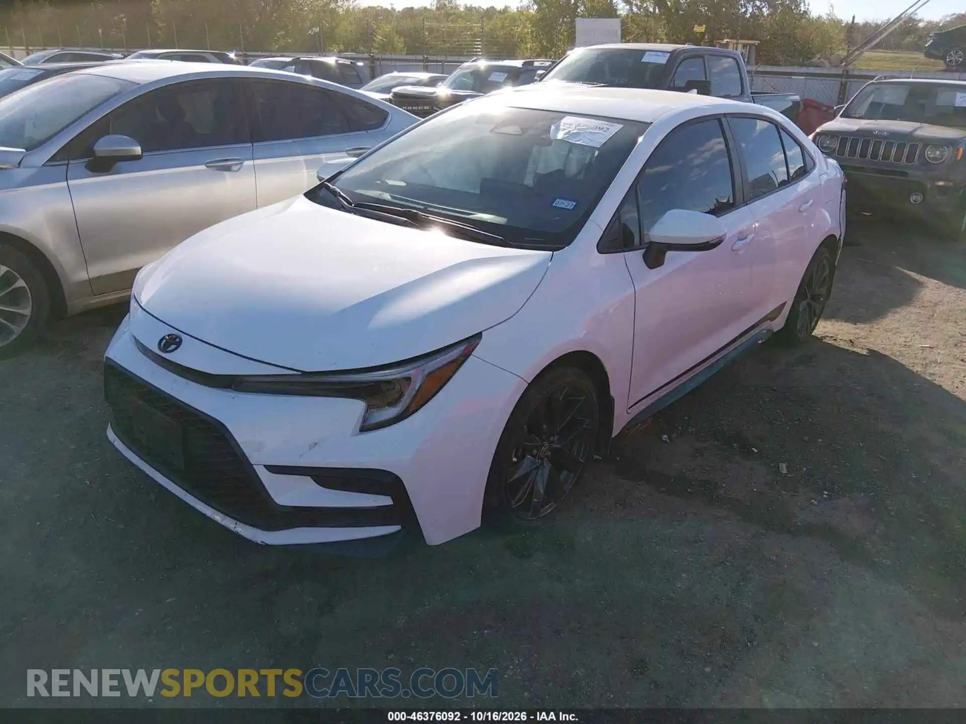 2 fotografías del automóvil dañado 5YFS4MCE5SP248040 TOYOTA COROLLA 2025