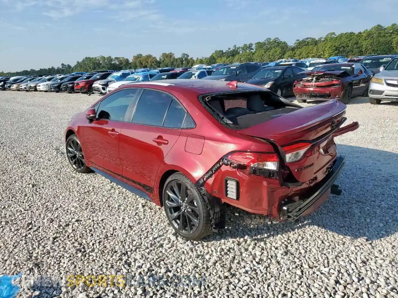 2 fotografías del automóvil dañado 5YFS4MCE6SP241887 TOYOTA COROLLA 2025