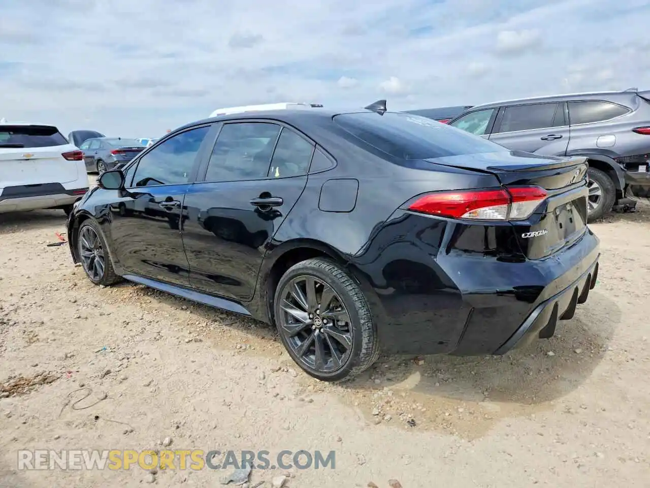2 fotografías del automóvil dañado 5YFS4MCE9SP235887 TOYOTA COROLLA 2025