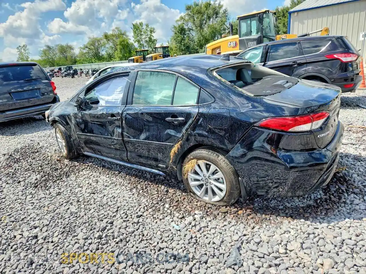 2 fotografías del automóvil dañado JTDBDMHE2SJ013754 TOYOTA COROLLA 2025