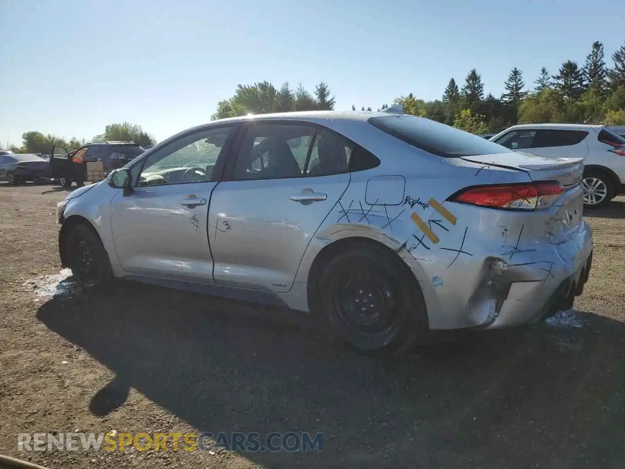2 fotografías del automóvil dañado JTDBDMHE4SJ013786 TOYOTA COROLLA 2025