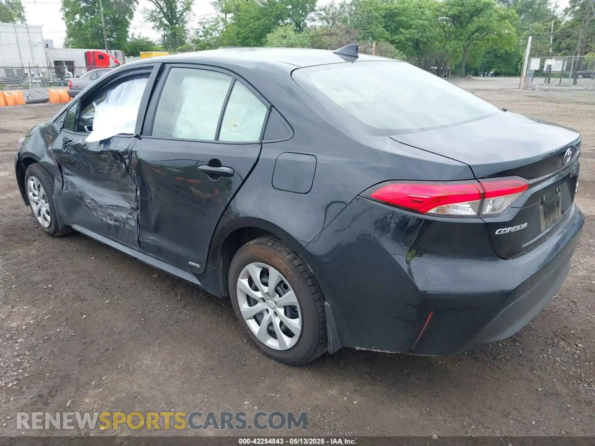 3 fotografías del automóvil dañado JTDBDMHEXSJ013064 TOYOTA COROLLA 2025