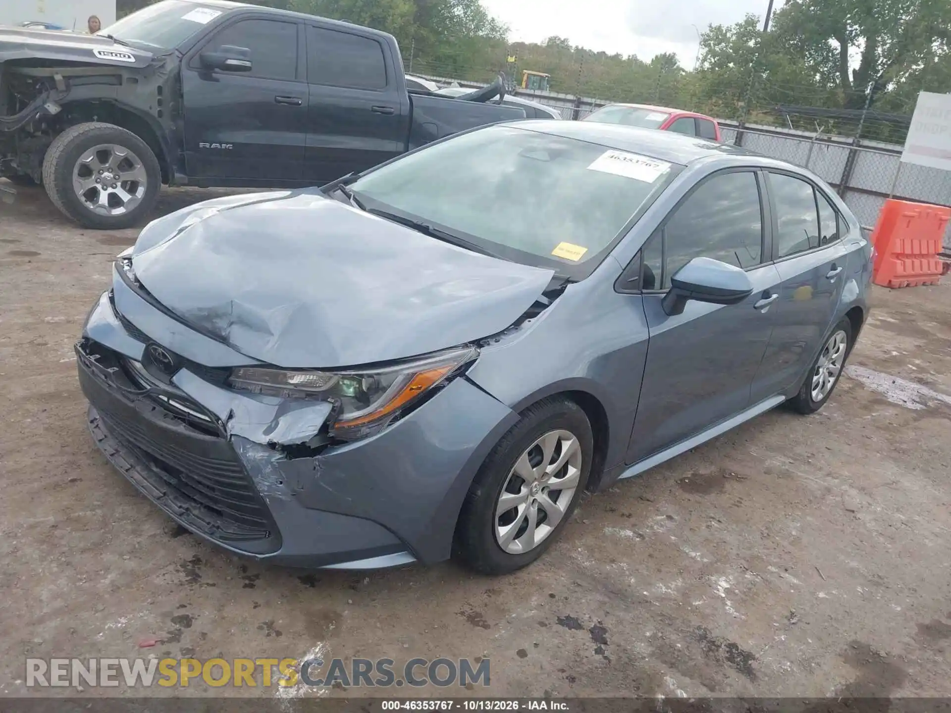 2 fotografías del automóvil dañado 5YFB4MDE9TP387829 TOYOTA COROLLA 2026