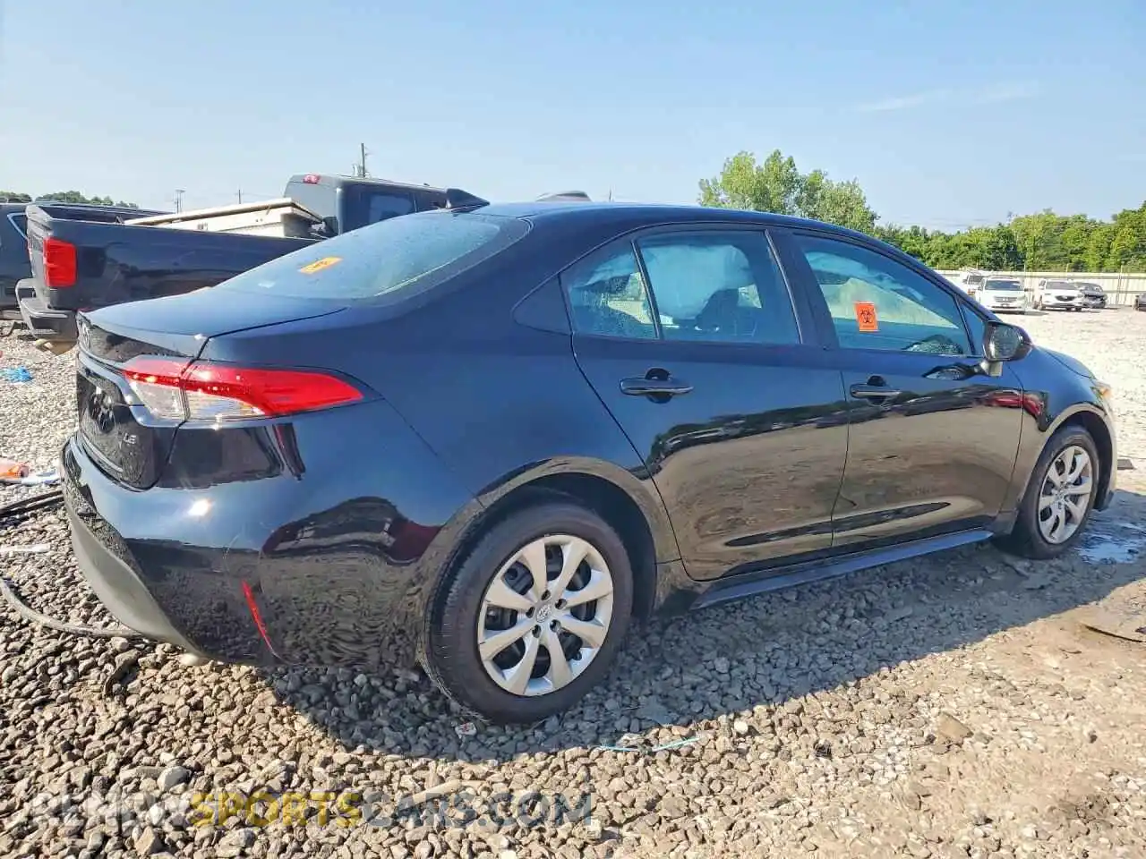 3 fotografías del automóvil dañado 5YFB4MDEXTP375740 TOYOTA COROLLA 2026