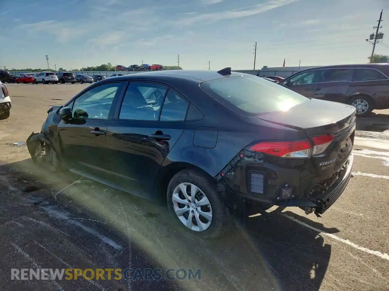2 fotografías del automóvil dañado 5YFB4MDEXTP385636 TOYOTA COROLLA 2026