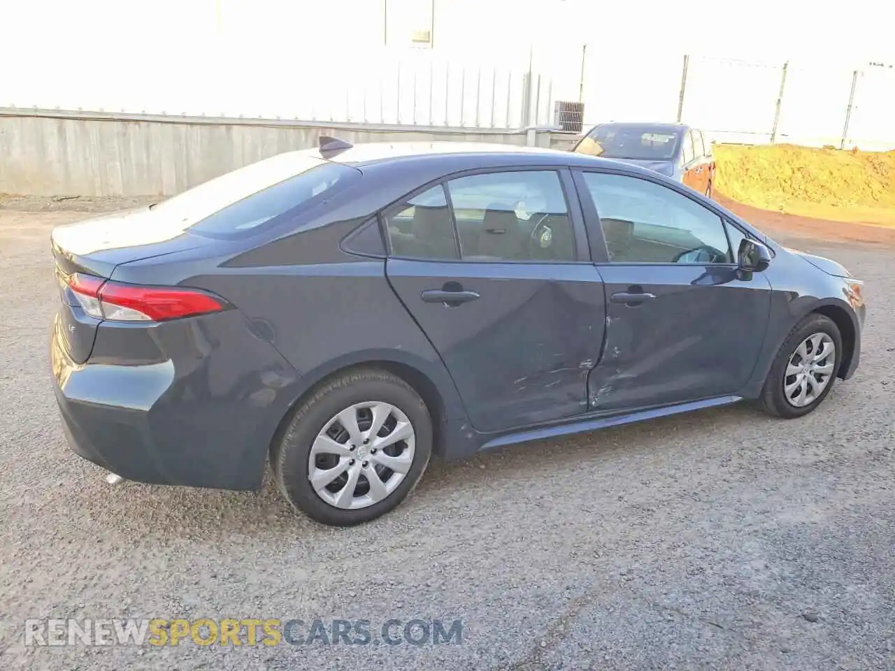3 fotografías del automóvil dañado 5YFB4MDEXTP464305 TOYOTA COROLLA 2026