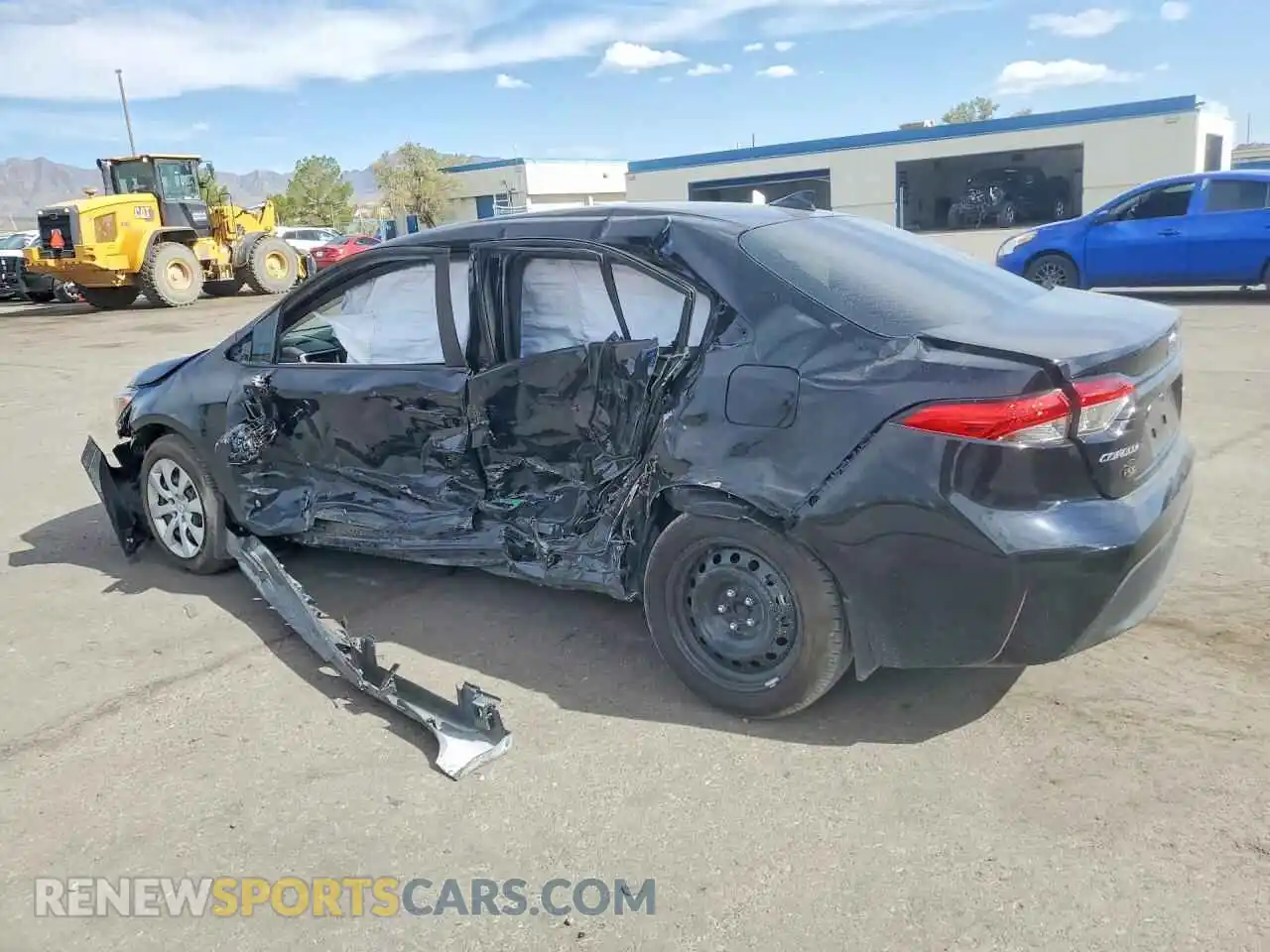 2 fotografías del automóvil dañado 5YFB4MDEXTP487504 TOYOTA COROLLA 2026