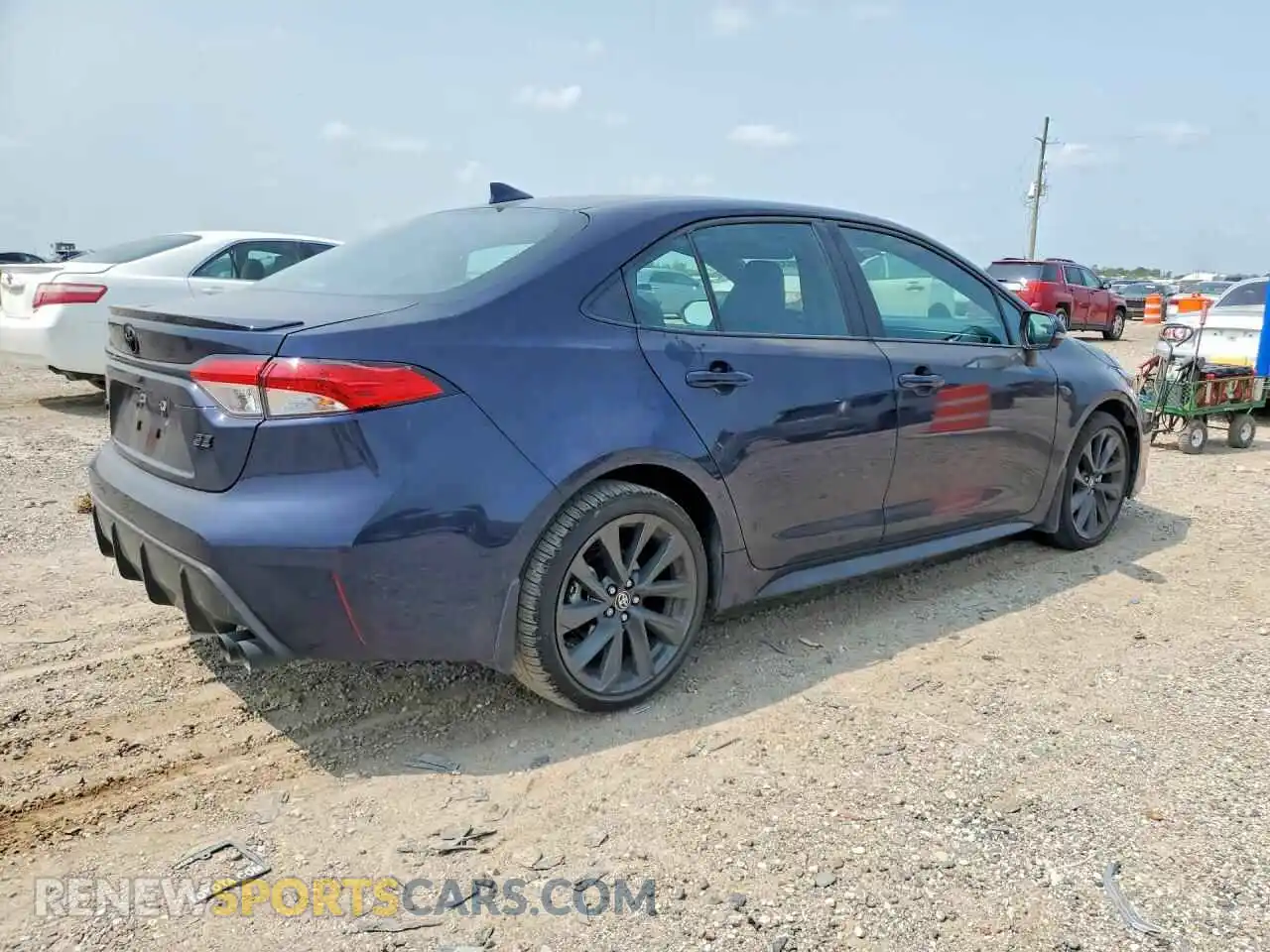 3 fotografías del automóvil dañado 5YFS4MCE1TP254872 TOYOTA COROLLA 2026