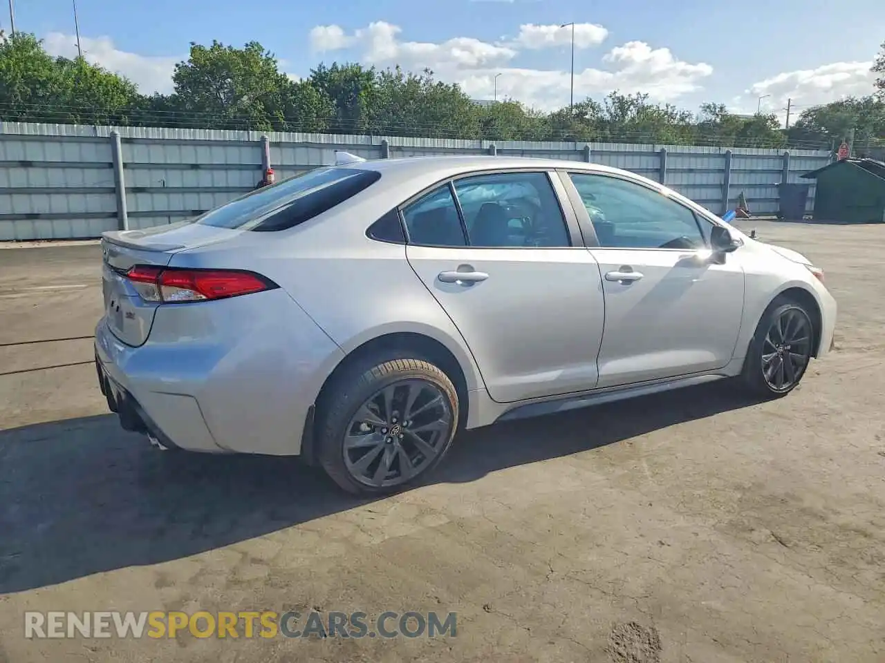 3 Фотография поврежденного автомобиля 5YFS4MCE5TP271240 TOYOTA COROLLA 2026