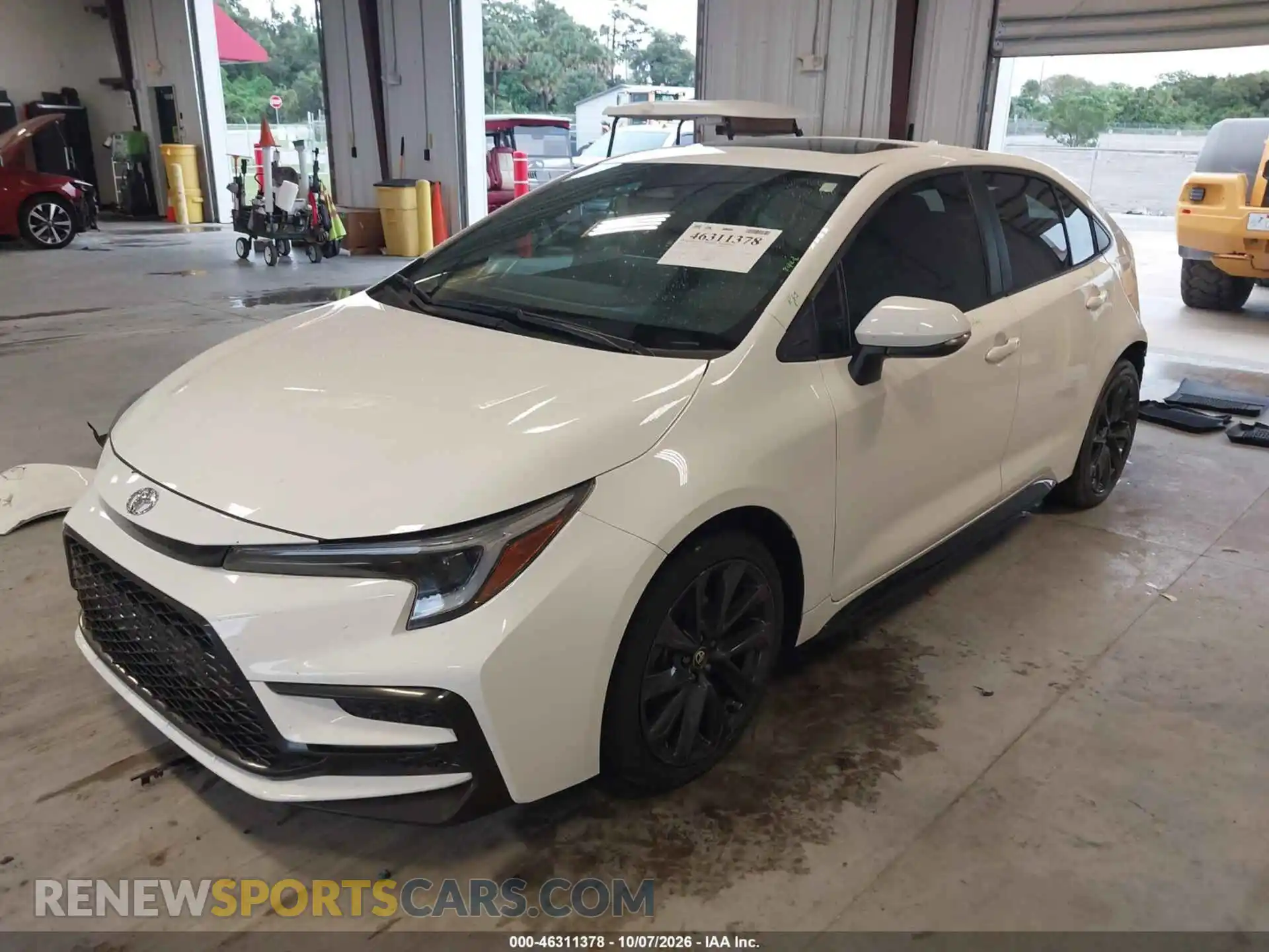 2 fotografías del automóvil dañado 5YFT4MCE2TP274181 TOYOTA COROLLA 2026