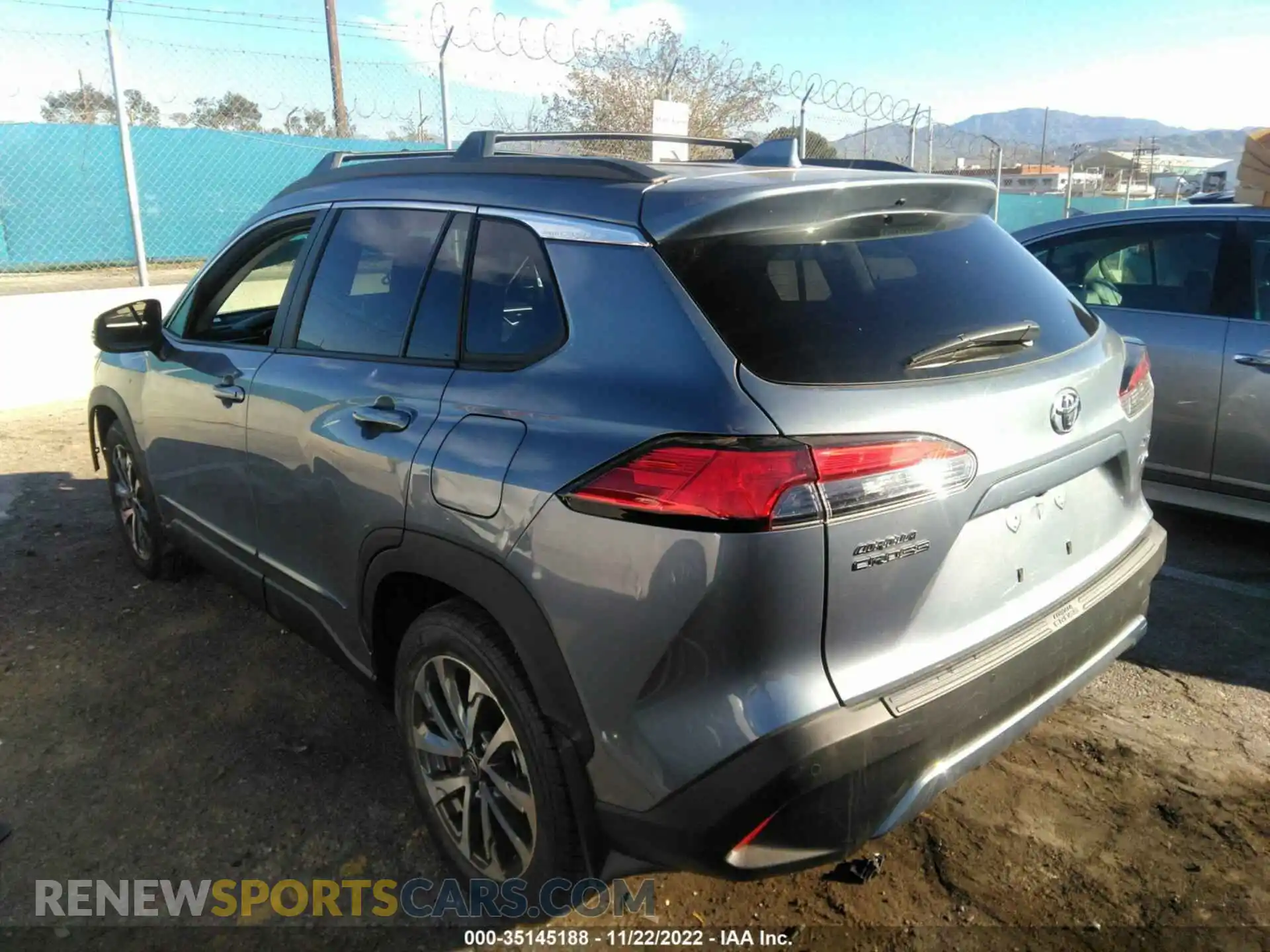 3 Photograph of a damaged car 7MUDAABG2NV012515 TOYOTA COROLLA CROSS 2022